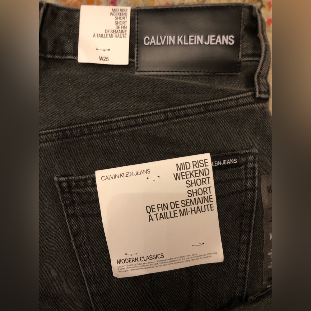 New Calvin Klein Mid Rise Weekend Shorts - Picture 3 of 3